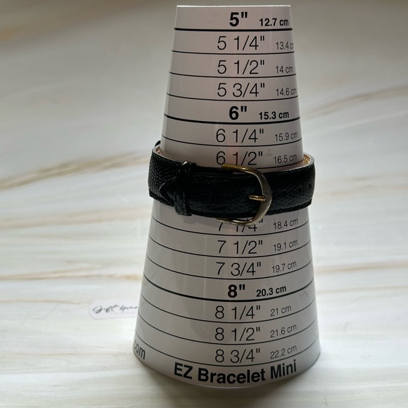 Gucci 3001M Roman Numeral Gold-Tone SS With Black Dial 33mm Luxury Swiss Watch - Picture 13 of 14